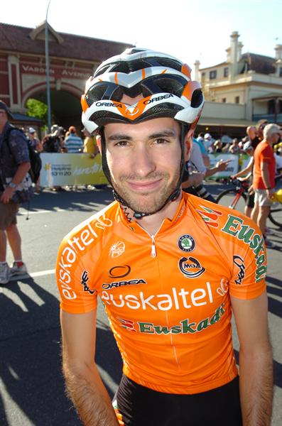 2011 Cancer Council Classic - Worst Helmet Ever?